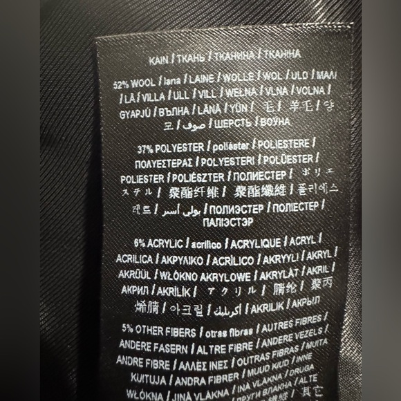 Guess long heavy overcoat in size S and black - Picture 13 of 13